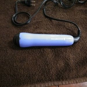 Travel curling iron